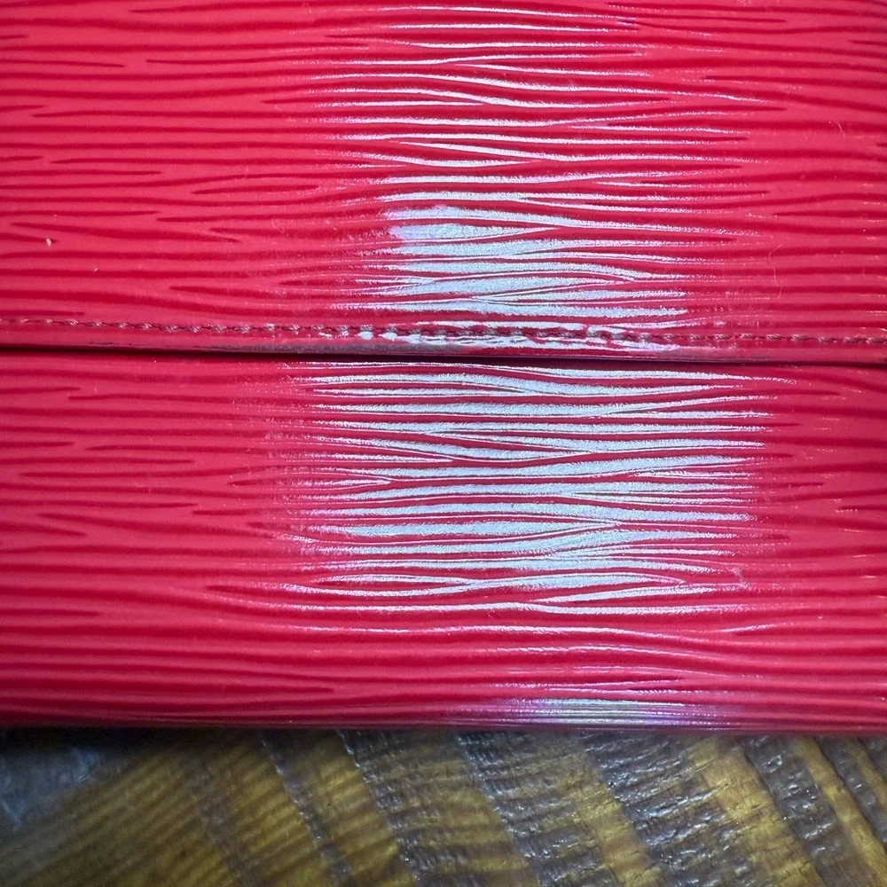 Louis Vuitton Vibrant Red Wallet - Picture 6 of 7